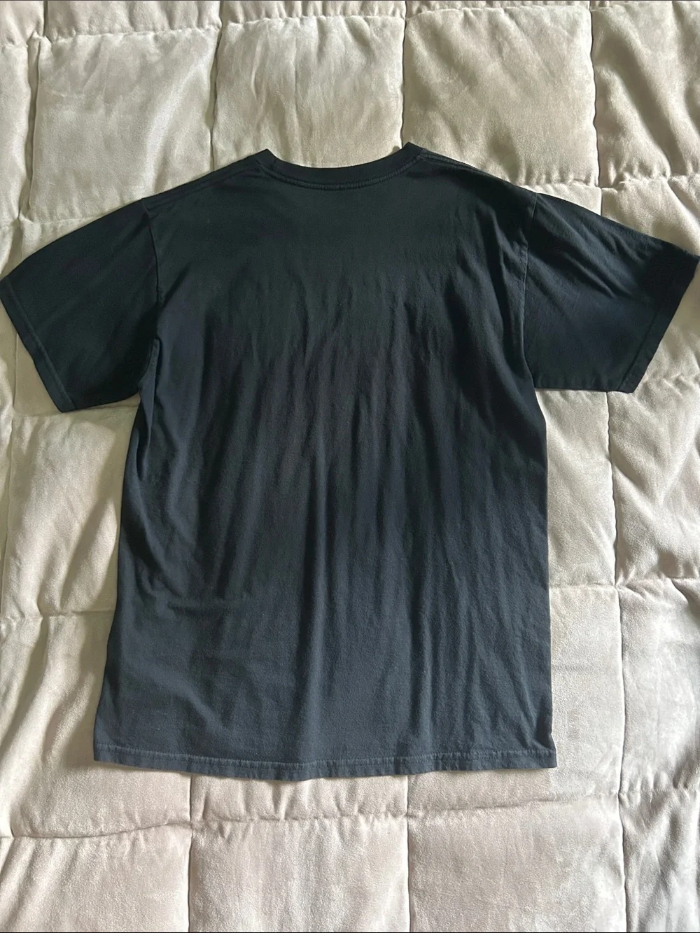 Men’s Volcom shirt black with blue red front design size M great condition